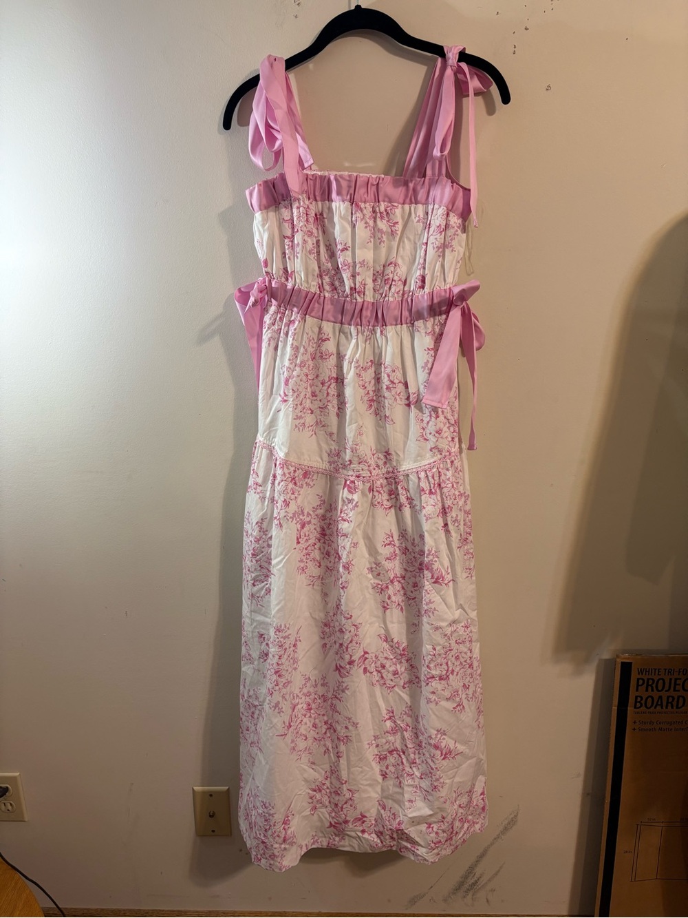Listicle maxi dress women’s small pink white floral ribbon trimmed feminine